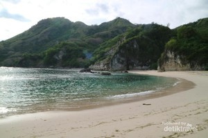 Maumere Punya Pantai Secantik Ini