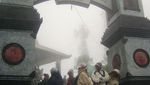 Megahnya Bromo yang Berselimut Kabut