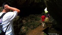 Suasana masuk gua