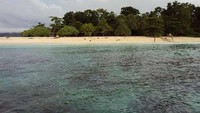 Salah satu sisi Pulau Lihaga (Ni Made Trisnawati/dtraveler)