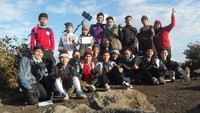 Kami di Puncak Kenteng Songgo, Gunung Merbabu