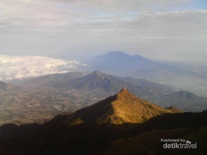 Melepas Jenuh di Gunung Merbabu