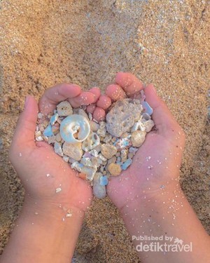 Melepas Penat di Keindahan Pantai Pok Tunggal