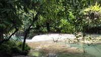 Terjunan air yang tidak terlalu tinggi membuat kegiatan body rafting ini lebih menyenangkan