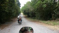 Naik ojek menuju pusat konservasi gajah