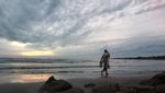 Melihat Aktivitas Nelayan di Pantai Hagu, Lhokseumawe
