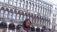 Procuratie Vecchie merupakan salah satu pembatas dari Saint Marks Square. Didepan bangunannya pengunjung bisa asyik memberi makan burung