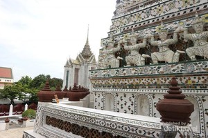 Melihat Aneka Kuil Cantik di Bangkok, Thailand