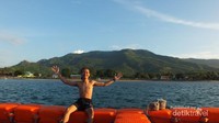 Tompel sedang ada di keramba ikan kerapu