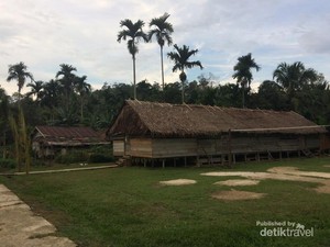 Melihat Cara Hidup Orang Mentawai yang Masih Tradisional