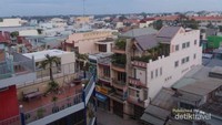 Potret padatnya kota Chau Doc dari lantai 5 Hotel Hai Chau