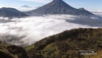 Pemandangan juara dari Puncak Sikunir