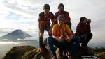 Melihat Indahnya Lautan Awan di Puncak Sikunir
