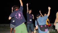 Tur melihat kunang-kunang laut oleh Kaito Yumin Club