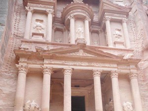 Melihat Lokasi Syuting Indiana Jones di Petra, Yordania