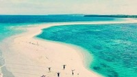 Pulau Karang Bahuluan yang eksotik, foto ini milik H Arfan yang saya minta untuk dokumentasi