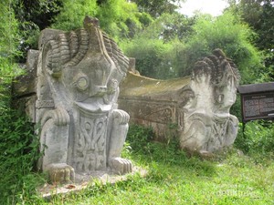 Melihat Makam Peninggalan Zaman Megalitikum di Balige