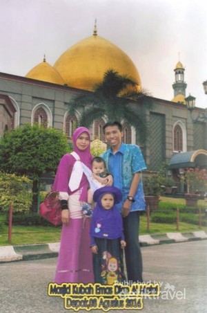 Melihat Masjid Kubah Emas Lebih Dekat