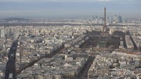 Menara Eiffel dilihat dari Maine-Montparnasse