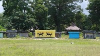 Kubur Batu ksatria pasola yang sudah mengalami moderenisasi