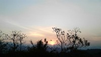 Sunset di Bukit desa Oecussi, Kabupaten Timor Tengah Utara
