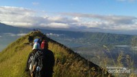 Pemandangan puncak Gunung Batur