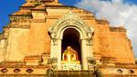 Melihat Sekolah Biksu di Wat Chedi Luang, Thailand