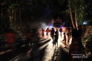 Melihat Tradisi Unik di Kupang, Salam Tempel Hidung
