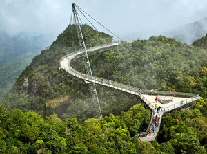 Melintasi Puncak Mat Cincang dengan Jembatan Langkawi