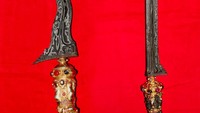 Keris bertahta emas dan berlian