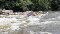 Masuk ke jeram (dok. Harris Maulana/ACI)