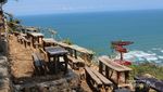 Memandang Pantai Cantik dari Atas Bukit Watugupit