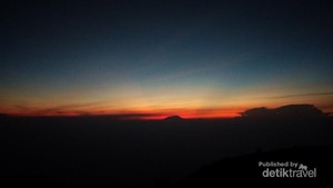 Memburu Sunrise di Gunung Merbabu