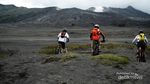 Menaklukkan Lautan Pasir Bromo Naik Sepeda