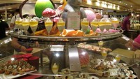 Beragam cake di restorannya