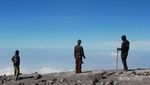 Menangis Menapaki Pasir Mahameru
