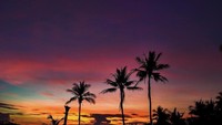 Senja menjelang azan magrib di Pulau Pasitallu, Kepulauan Selayar