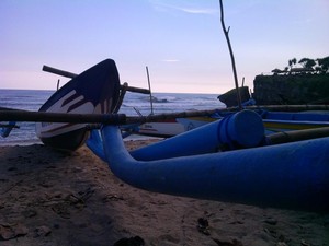 Menanti Senja di Pantai Drini, Gunung Kidul