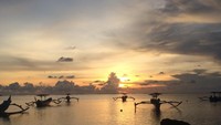 Disini pun terdapat perahu-perahu nelayan yang digunakan untuk memancing ikan