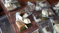Kuliner khas kampung Tugu: Apem kinca, pisang udang, dan ketan unti