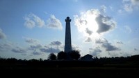 Menara Suar Ketawang jika dilihat dari luar.
