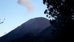 Menatap Indahnya Ranu Kumbolo Dari Atas Tanjakan Cinta