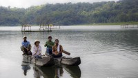 Perahu dayung yang mencegah pencemaran