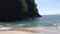 Sisi Sebelah Kiri dari Pintu Masuk ke Pantai Virgin