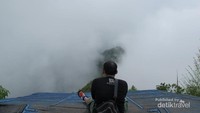 Tertutup Kabut Tebal