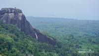 Batu Baginda di Belitung.