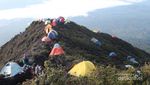Mendaki Gunung Berapi Tertinggi di Indonesia