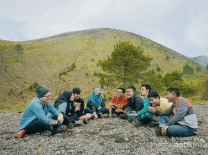 Mendaki Gunung Guntur yang Bikin Ketagihan