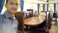 Saya berfoto di museum
