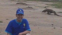 Ssst! Jangan berisik bila mau berfoto dekat dengan komodo